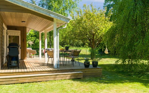 Jovana - 150M to the Fjord: Madera, Techo, Arquitectura, Casa, Casa, Cabaña, Vía Muerta, Madera Dura, Pendiente, Inmuebles