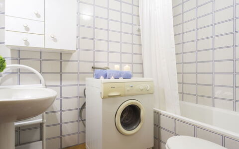 Empuriabrava 530: Cuarto De Lavado, Baño, Habitación, Secadora De Ropa, Propiedad, Electrodoméstico, Baño, Loseta, Lavandería, Lavadora