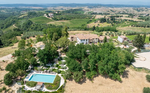 Correggiolo Spereto Apartment With Pool, Montaione: Árbol, Barrio Residencial, Paisaje, El Terreno Del Lote, Asentamientos Humanos, Inmuebles, Piscina, Vista Panorámica, Recurso, Fotografía Aérea