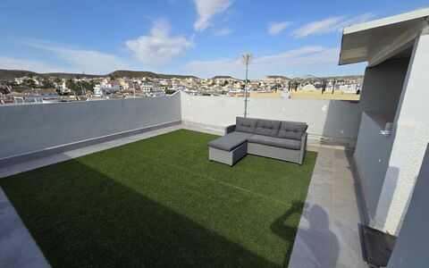 Hamber: Departamento, Balcón, Césped Artificial, Patio, La Luz Del Día