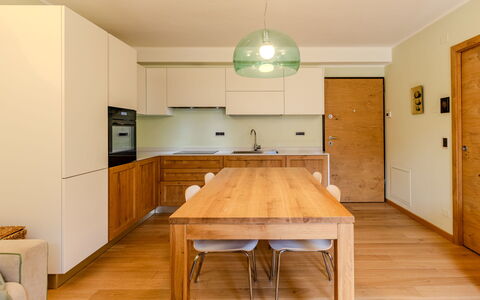 Val Genova: Mueble, Diseño De Interiores, Mostrador, Piso, Gabinetes, Suelo, Cocina, Madera, Techo, Lámpara