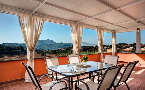 Villa Sorrentina With Panoramic Terrace: Mesa, Propiedad, Cielo, Edificio, Silla, Azur, Madera, Ventana, Diseño De Interiores, Sombra