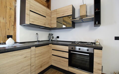 Baita La Ciamorza, Dolomiti, Veneto: Gabinetes, Propiedad, Mostrador, Mueble, Edificio, Estufa De Cocina, Madera, Diseño De Interiores, Cocina, Cajón