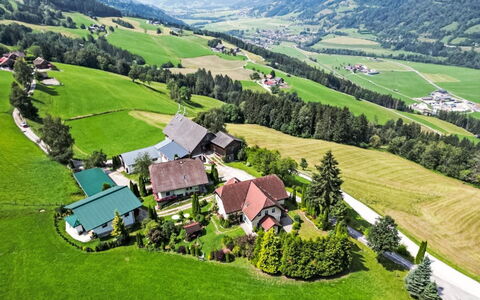 Gröbming 671: Verde, Naturaleza, Paisaje Natural, Planta, Tierras Altas, El Terreno Del Lote, Montaña, Hierba, Casa, Cielo