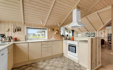 Märta - 250M from the Sea: Cocina, Diseño De Interiores, Piso, Madera, Techo, Mostrador, Suelo, Gabinetes, Aparato De Cocina, Mueble