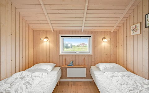 Märta - 250M from the Sea: Madera, Suelo, Techo, Piso, Habitación, Manchas De Madera, Madera Dura, Tablón, Cama, Suelos De Madera