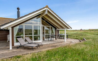 Märta - 250M from the Sea