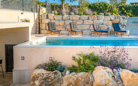Botra Maria Luxury
