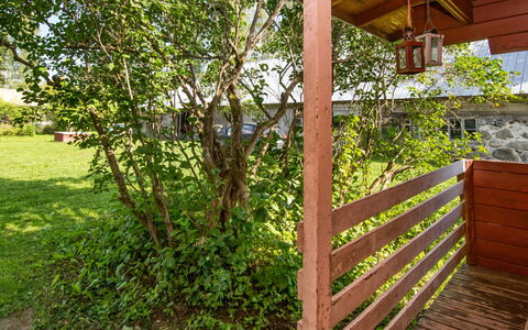 Maalaistalo Sipilä: Madera, Manchas De Madera, Jardín, Madera Dura, Sombra, Patio Interior, Cerca, Tablón, Estructura Al Aire Libre, Yarda