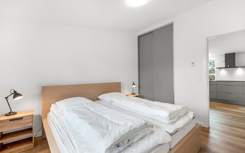 Agla - 2.5Km from the Sea: Madera, Diseño De Interiores, Techo, Habitación, Cama, Piso, Suelo, Habitación, Marco De La Cama, Departamento