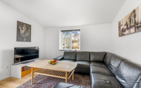 Agla - 2.5Km from the Sea: Sofá, Mueble, Diseño De Interiores, Madera, Piso, Suelo, Sala, Techo, Habitación, Departamento
