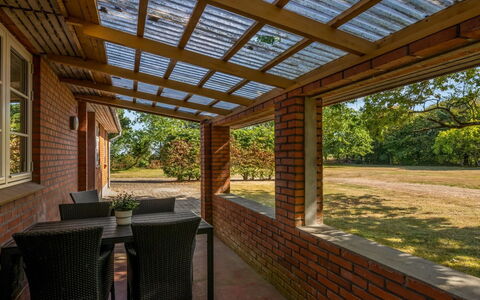 Agla - 2.5Km from the Sea: Madera, Techo, Sombra, Manchas De Madera, Estructura Al Aire Libre, Porche, Madera Dura, Haz, Jardín, Pérgola