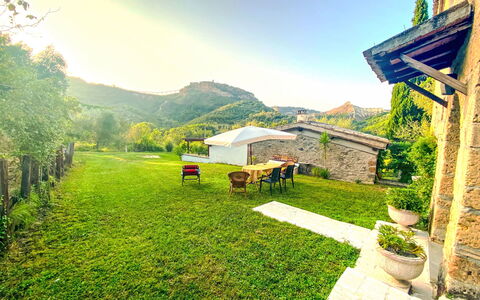 Dimora Bella Civita: Cielo, Planta, Paisaje Natural, Entorno Natural, El Terreno Del Lote, Árbol, Diseño Urbano, Hierba, Llanura, Pradera