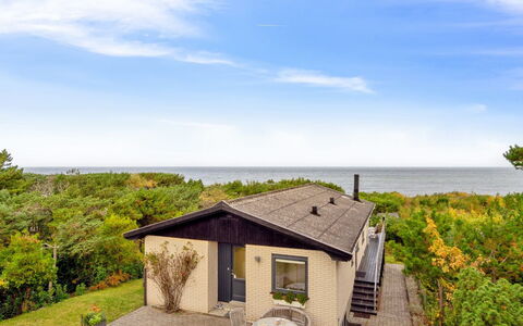 Kaleva - 100M from the Sea: Mueble, Diseño De Interiores, Piso, Suelo, Techo, Habitación, Silla, Mesa, Departamento, Cocina Y Comedor Mesa