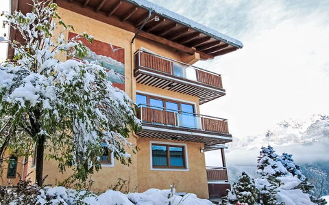 Panorama Dachstein: Nieve, Cielo, Nube, Edificio, Propiedad, Planta, Ventana, Casa, Pendiente, Árbol