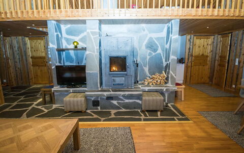 Villa Kajo: Madera, Piso, Suelo, Sala, Techo, Habitación, Madera Dura, Manchas De Madera, Suelos De Madera, Haz