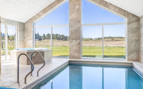 Sönke - 4Km from the Sea: Piscina, Piso, Techo, Suelo, Material Compuesto, Recurso, Inmuebles, La Luz Del Día, Diseño, Villa