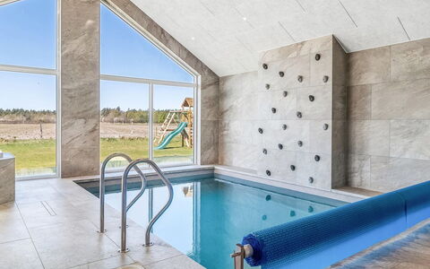 Sönke - 4Km from the Sea: Piscina, Recurso, La Luz Del Día, Hotel