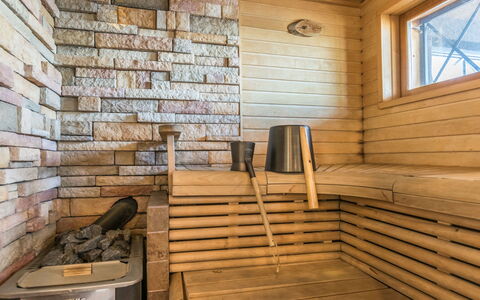 Nuottarinne: Mueble, Diseño De Interiores, Piso, Suelo, Mesa, Techo, Cocina Y Comedor Mesa, Encendiendo, Silla, Casa