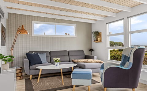 Filomena - 300M from the Sea: Mueble, Diseño De Interiores, Piso, Suelo, Madera, Sofá, Sala, Silla, Casa, Mesa