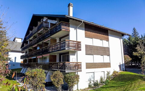 La Verdure Est N°22: Planta, Cielo, Edificio, Ventana, Árbol, El Terreno Del Lote, Casa, Cabaña, Diseño Urbano