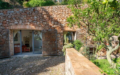 Il Faro: Pared, Klippe, Pared De Piedra, Arbusto, Jardín, Ladrillo, Hormigón, Paisajismo, Sombra