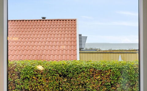 Lio - 200M from the Sea: Mueble, Diseño De Interiores, Piso, Suelo, Techo, Habitación, Silla, Mesa, Departamento, Cocina Y Comedor Mesa