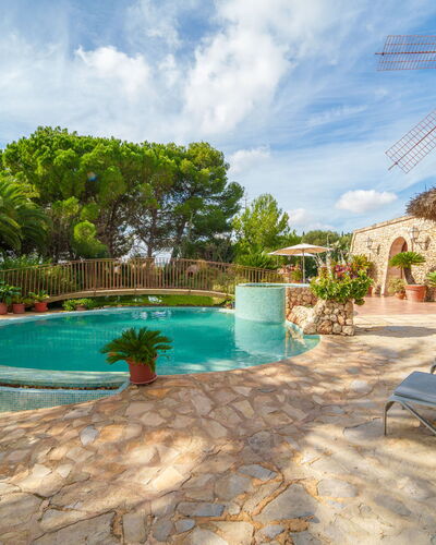 Son Siurana: Nube, Agua, Cielo, Planta, Piscina, Azur, Mueble Para Exteriores, Arecales, Sombra, Ocio