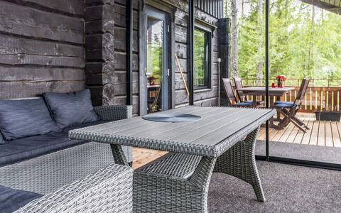 Sorolanniemi: Mueble, Silla, Mueble Para Exteriores, Mesa, Madera, Mesa Al Aire Libre, Cocina Y Comedor Mesa, Sombra, Jardín, Paraguas