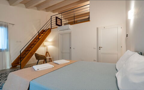 Relais Tenuta Santori: Edificio, Mueble, Ventana, Comodidad, Madera, Diseño De Interiores, Puerta, Escalera, Suelo