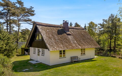 Einari - 1.2Km from the Sea: Casa, Techo, Casa, Cabaña, Cobertizo, Edificios Del Jardín, Vía Muerta, Yarda, Cuarto De Troncos, \Choza