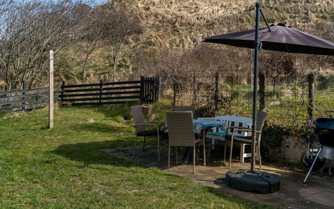 Sella - 600M from the Sea: Mueble, Mueble Para Exteriores, Silla, Mesa Al Aire Libre, Mesa, Sombra, Jardín, Patio Interior, Estructura Al Aire Libre, Césped