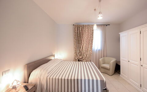 Villa Adriatica Near Ostuni Puglia: Mueble, Edificio, Comodidad, Madera, Diseño De Interiores, Encendiendo, Cama, Sombra, Casa