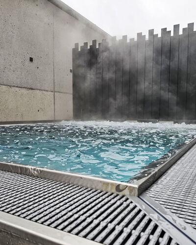 Das Rocking Home: Material Compuesto, Piscina, Diseño, La Luz Del Día, Acero