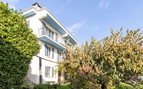 Egner- Apt.panorama: Azul, Tiempo De Día, Arbusto, Barrio Residencial, Casa, Departamento, Balcón, Inmuebles, Condominio, Yarda
