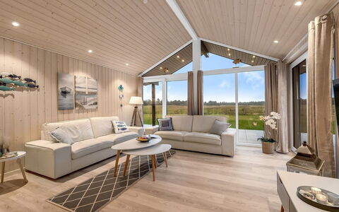 Corina - 850M to the Fjord: Madera, Diseño De Interiores, Techo, Piso, Sala, Suelo, Suelos De Madera, Sofá, Casa, Mueble