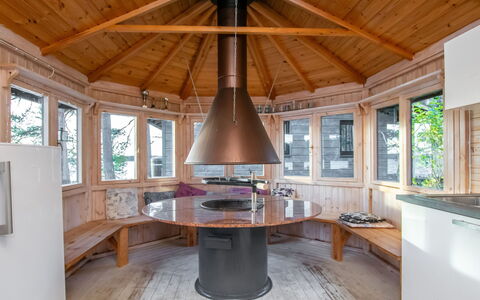Villa Milla: Mueble, Diseño De Interiores, Piso, Suelo, Mesa, Techo, Cocina Y Comedor Mesa, Encendiendo, Silla, Casa