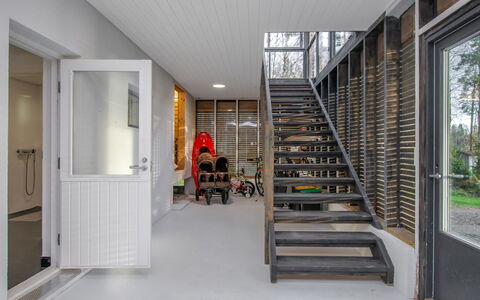 Villa Milla: Mueble, Diseño De Interiores, Piso, Suelo, Mesa, Techo, Cocina Y Comedor Mesa, Encendiendo, Silla, Casa