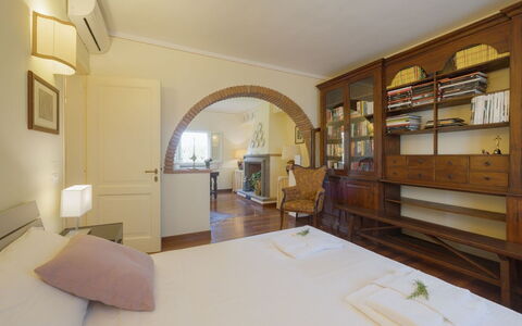 Villa Elena: Mueble, Diseño De Interiores, Piso, Suelo, Techo, Madera, Habitación, Cama, Habitación, Encendiendo