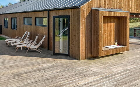 Willi - 600M from the Sea: Piscina, Mueble Para Exteriores, Mueble, Recurso, Losa, Eco Hotel, Sombra, Silla, Ocio, Inmuebles
