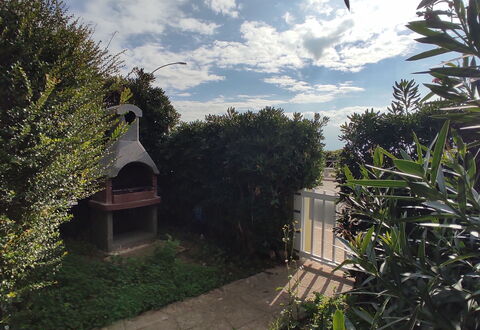 Casa Gavina With Garden Alghero: Cielo, Arbusto, Jardín, Mañana, Luz De Sol, Paisajismo, Yarda, Patio Interior, Noche