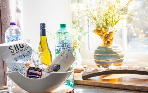 The Cottage: Vajilla, Botella, Utensilios Para Servir, Drinkware, Botella De Vidrio, Comida, Vajilla, Porcelana