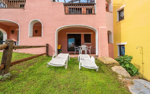 Apartments In Country Village Near Stintino: Mueble Para Exteriores, Hacienda, Hotel, Recurso, Villa, Balcón, Ciudad De Vacaciones, Sunlounger