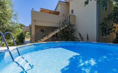 Fameja: Azul, Piscina, Material Compuesto, Sombra, Ocio, Recurso, Mueble Para Exteriores, Patio Interior, Eco Hotel, Paisajismo