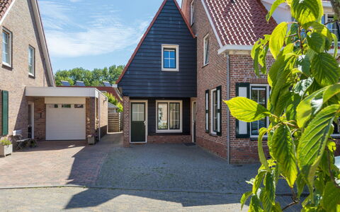 Domburgse Oase: Barrio Residencial, Casa, Casa, Barrio, Techo, Asentamientos Humanos, Suburbio, Puerta, Cabaña, Entrada De Coches