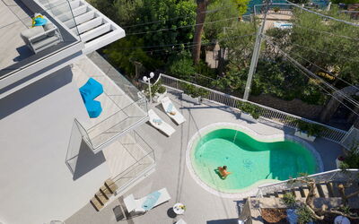 Villa Neranyum: Piscina, Recurso, Mueble Para Exteriores, Material Compuesto, Eco Hotel, Ocio, Inmuebles, Sombra, Villa, Thermae