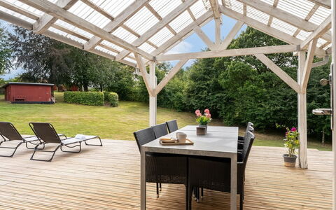 Jantje - 500M to the Fjord: Madera, Sombra, Estructura Al Aire Libre, Haz, Madera Dura, Jardín, Patio, Pérgola, Mueble Para Exteriores, Cubierta