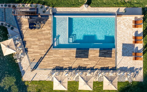 Le Volte, Borgo Campassini, Monteriggioni: Piscina, Recurso, Mueble Para Exteriores, Material Compuesto, Eco Hotel, Ocio, Sombra, Silla, Sunlounger, Fuente De Agua