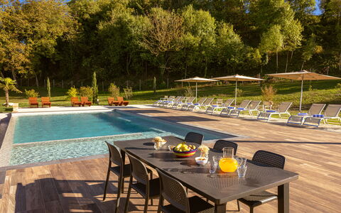 Il Borgo, Borgo Campassini, Monteriggioni: Piscina, Mueble Para Exteriores, Mueble, Recurso, Silla, Mesa, Eco Hotel, Mesa Al Aire Libre, Jardín, Sombra
