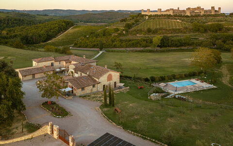 Il Borgo, Borgo Campassini, Monteriggioni: Paisaje, Barrio Residencial, Casa, Llanura, Inmuebles, El Terreno Del Lote, Área Rural, Casa, Vista Panorámica, Asentamientos Humanos